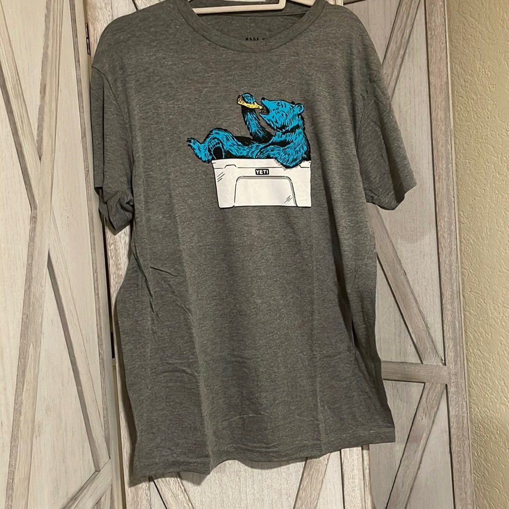 Men Yeti bear t-shirt